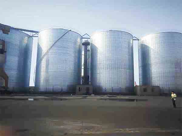 從這幾個方面判斷水泥鋼板倉質量